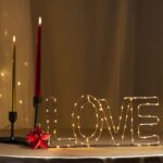Scritta LOVE Telaio microLED bianco caldo
