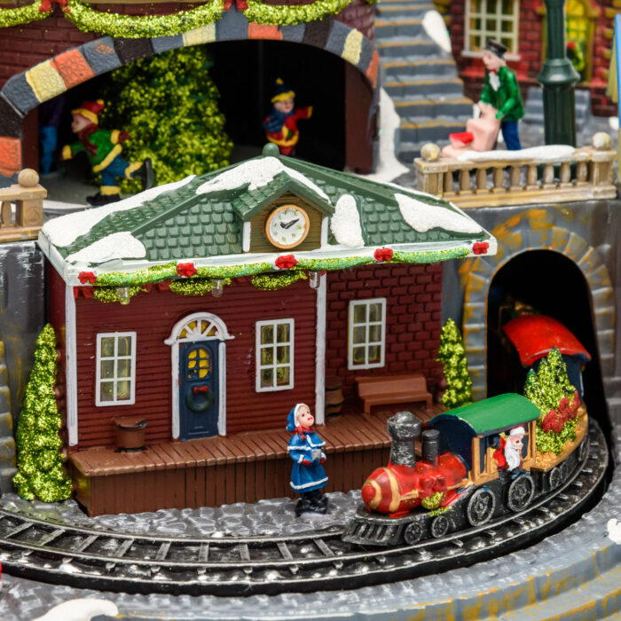 Villaggio natalizio con trenino e albero rotante 41xH38cm - immagine 2